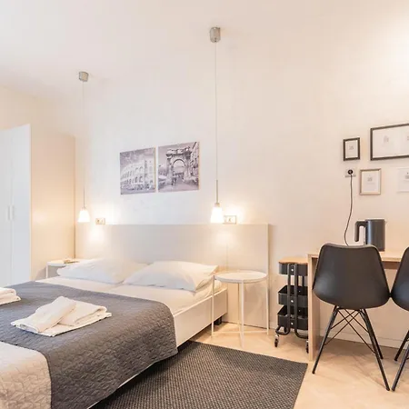 L&b Old Town 3* Πούλα