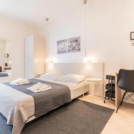 L&b Old Town Πανσιόν