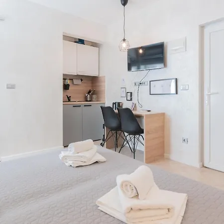 Πανσιόν L&b Old Town