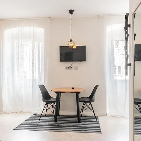 L&b Old Town Πούλα