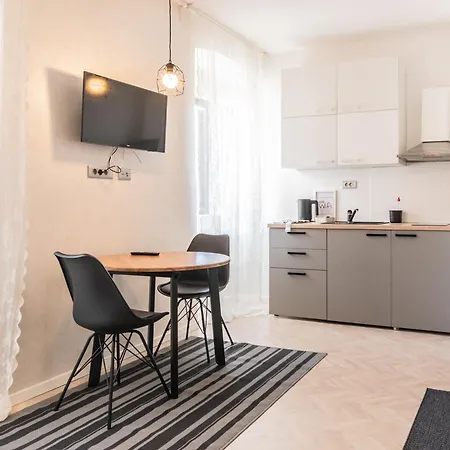 L&b Old Town Πανσιόν