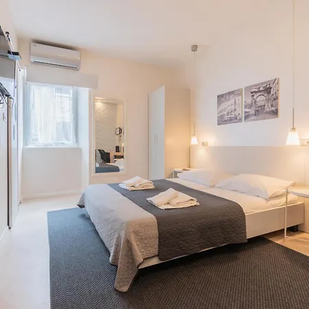 L&b Old Town Guest house 3*