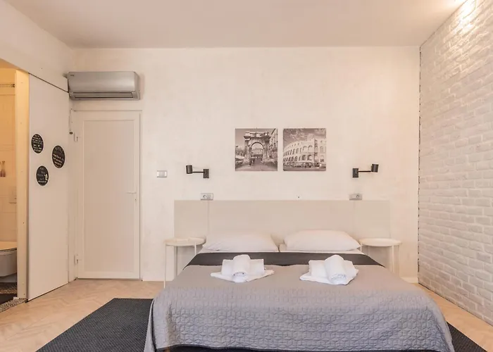 L&b Old Town Guest house 3*