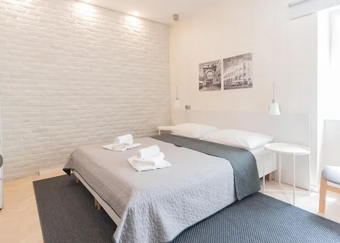 L&b Old Town Guest house 3*