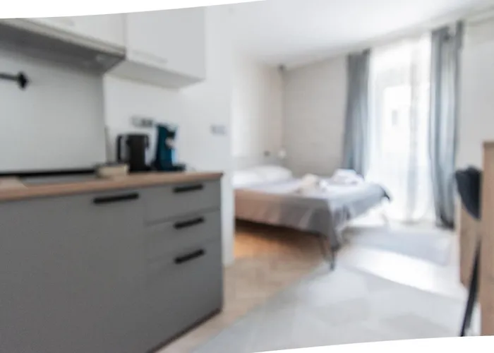 L&b Old Town Guest house 3*